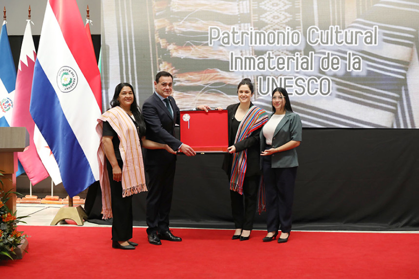 Poncho de 60 listas ingresa en la lista de Patrimonio Cultural Inmaterial de la UNESCO